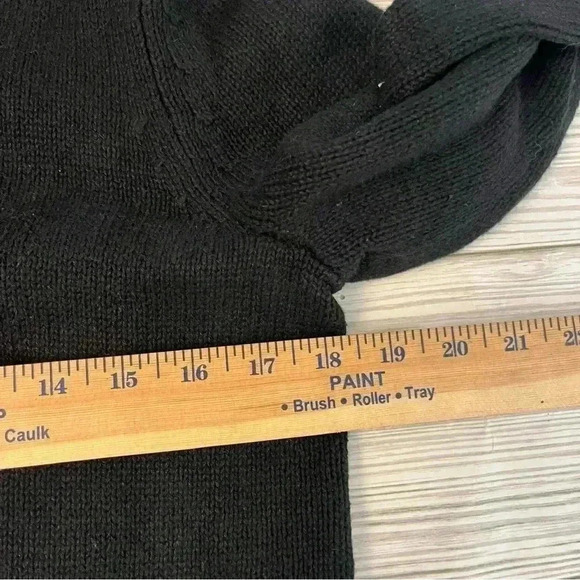 Vintage Designs Orginal Poinsettia Christmas Sweater - Picture 4 of 5